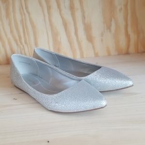 Dream pairs point flats